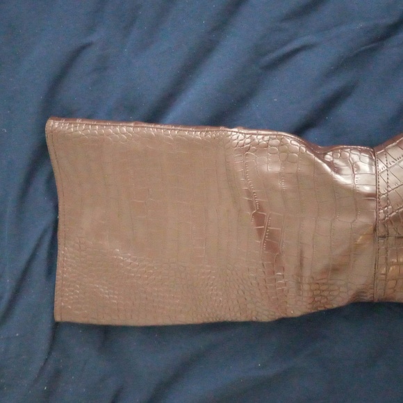 Women's Faux Crocodile Knee High Riding Boots Size 8 - Picture 5 of 7